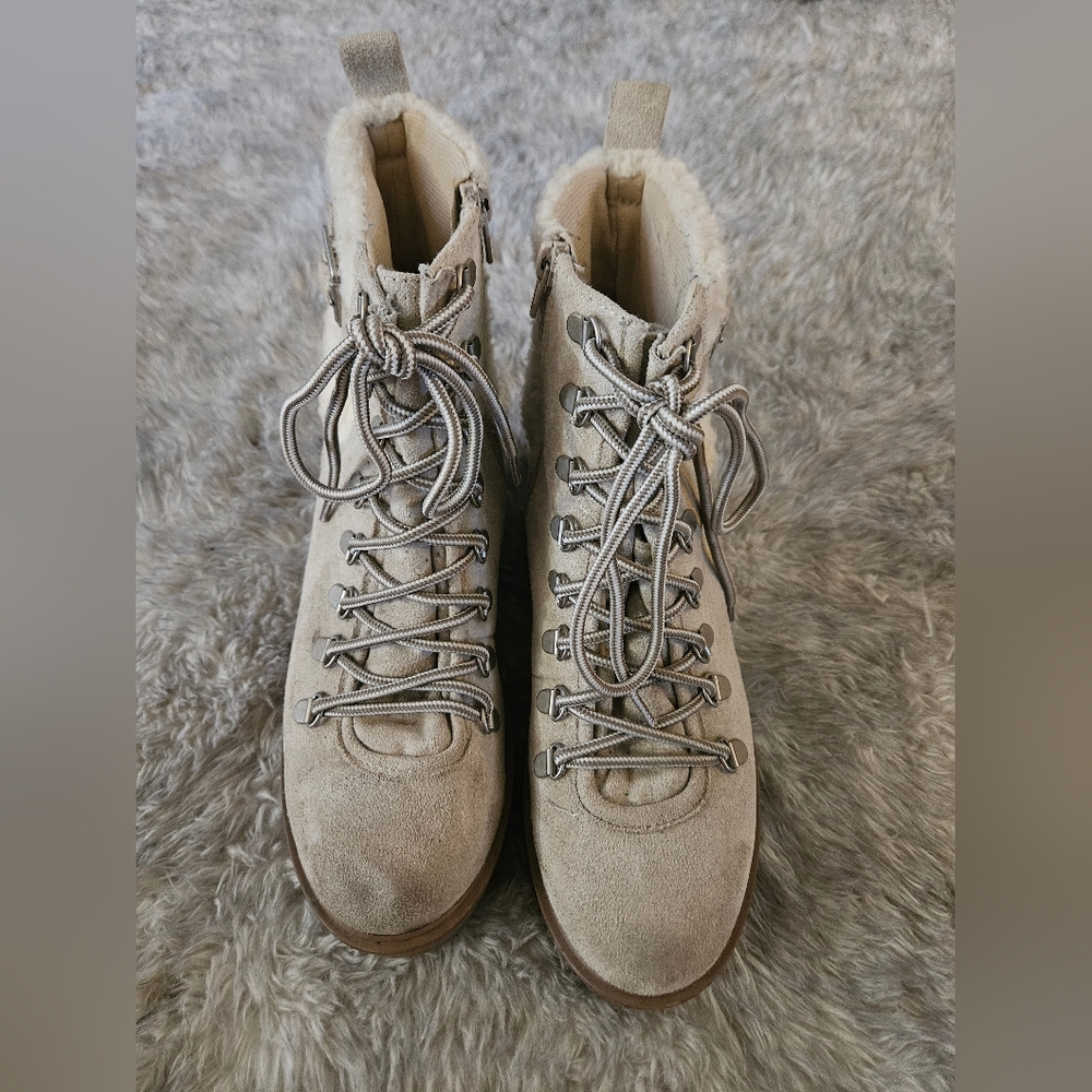 Soda boots size 9